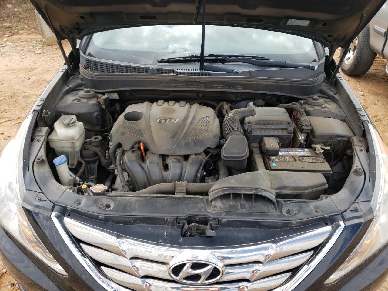 Photo 7 from auction – 2011 HYUNDAI SONATA SE with VIN 5NPEC4AC5BH130942