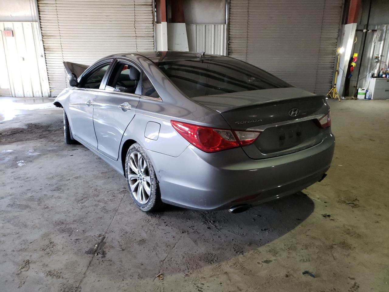 Photo 3 from auction – 2013 HYUNDAI SONATA SE with VIN 5NPEC4AC8DH717431