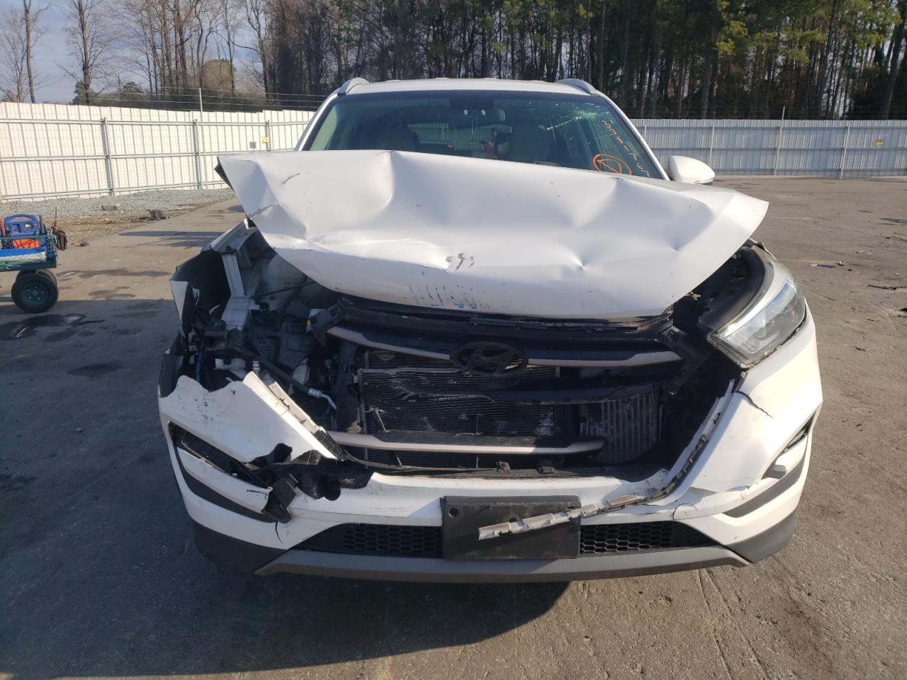 Photo 9 from auction – 2016 HYUNDAI TUCSON LIM with VIN KM8J33A28GU193929