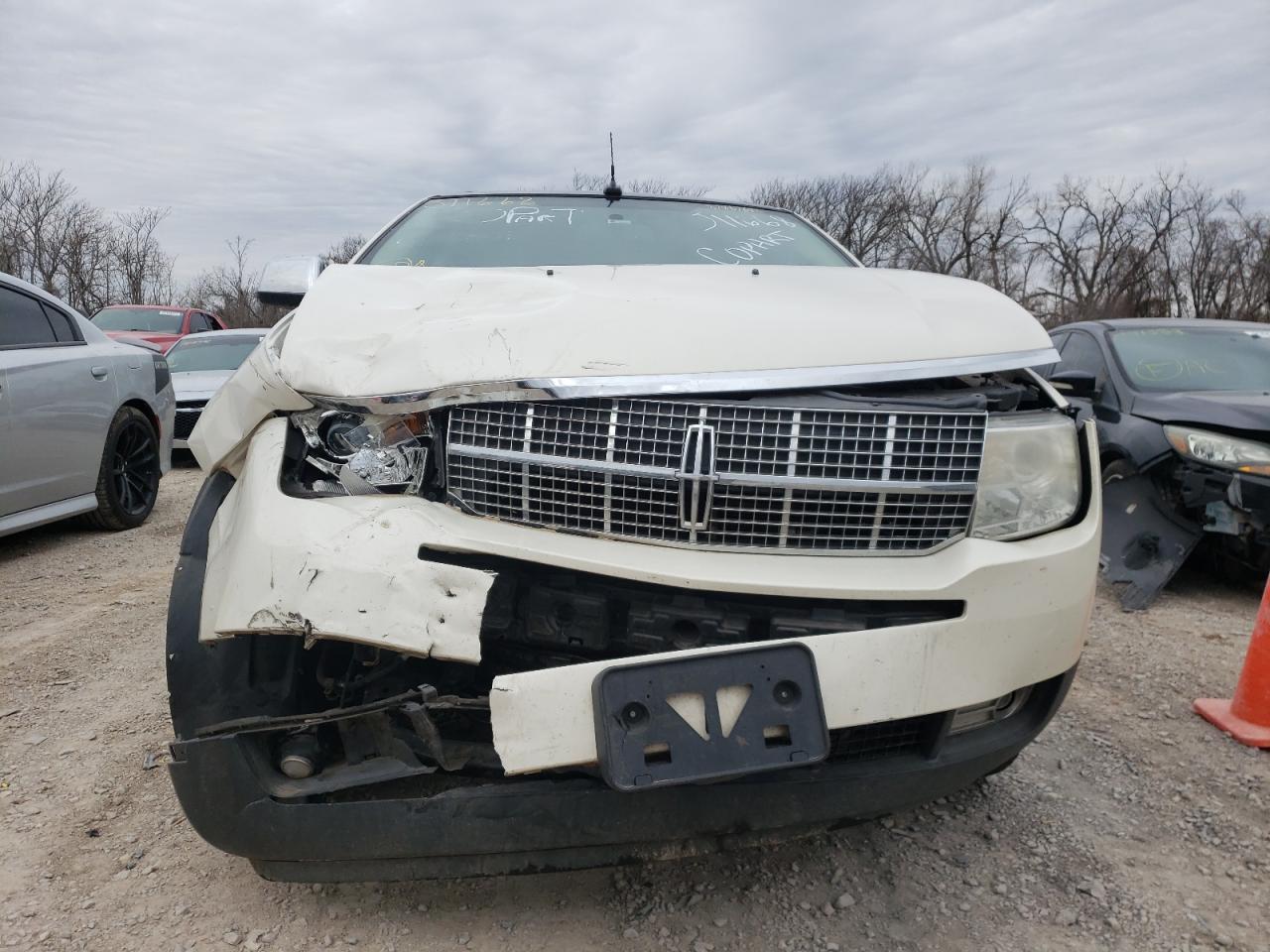 Photo 9 from auction – 2008 LINCOLN MKX with VIN 2LMDU68C68BJ11668