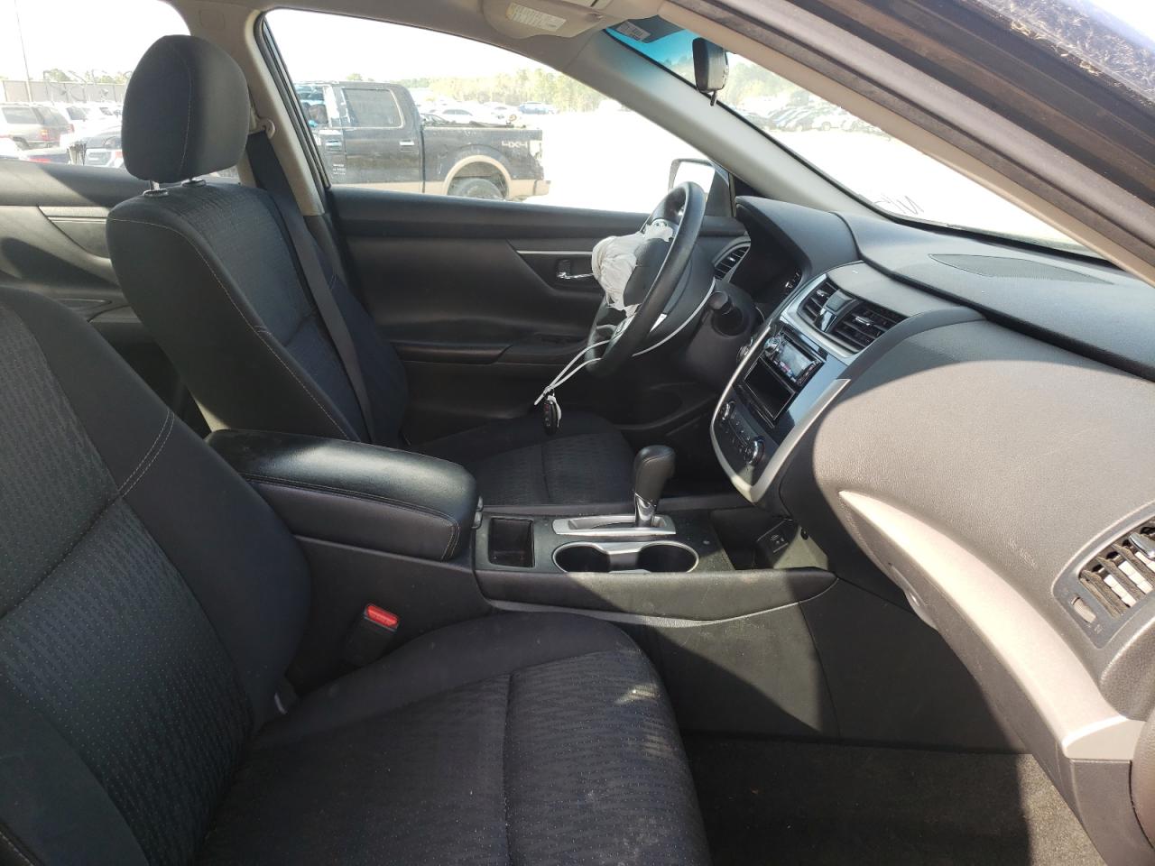 Photo 5 from auction – 2017 NISSAN ALTIMA 2.5 with VIN 1N4AL3AP7HC123691
