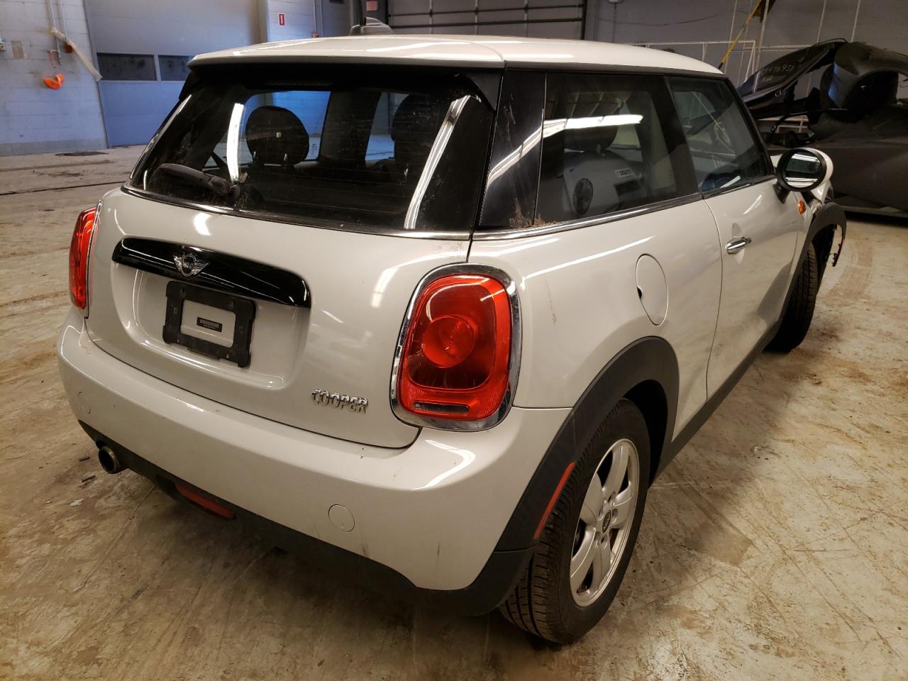 Photo 4 from auction – 2016 MINI COOPER with VIN WMWXP5C5XG3B76884