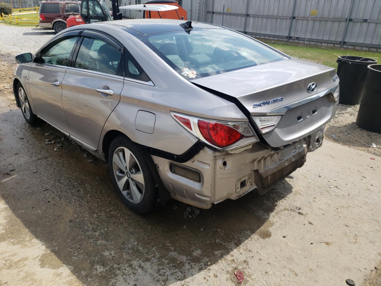 Photo 3 from auction – 2012 HYUNDAI SONATA HYB with VIN KMHEC4A43CA060788