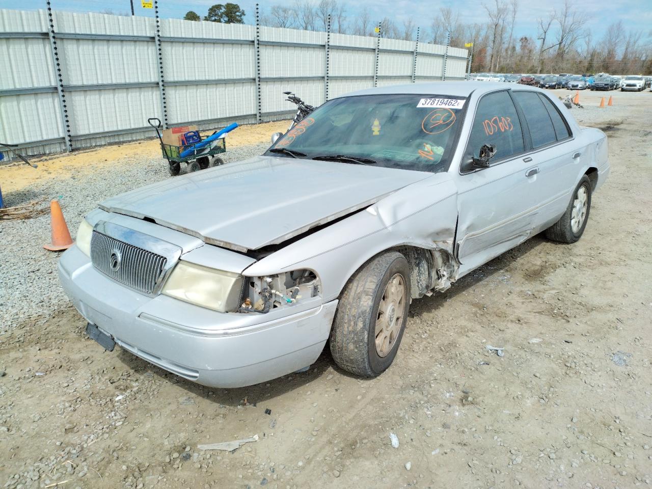 Photo 2 from auction – 2003 MERCURY GRAND MARQ with VIN 2MEFM75W03X641450