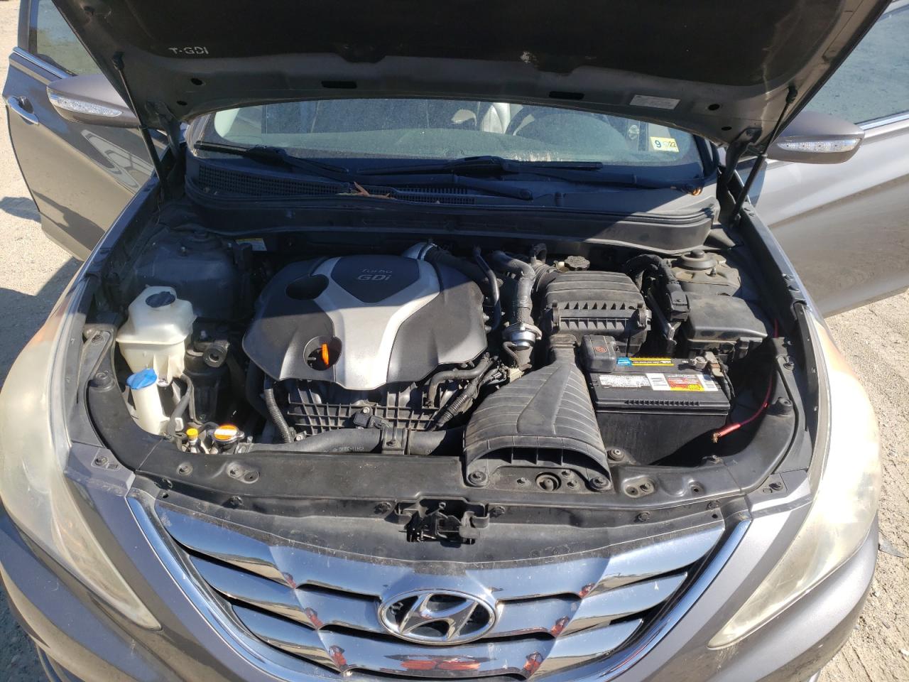 Photo 7 from auction – 2011 HYUNDAI SONATA SE with VIN 5NPEC4AB8BH227494