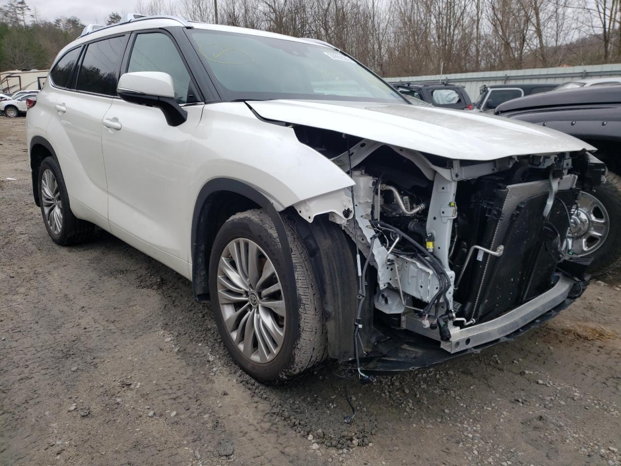 TOYOTA HIGHLANDER 2021 with VIN 5TDFZRBH7MS095652 - Photo from auction