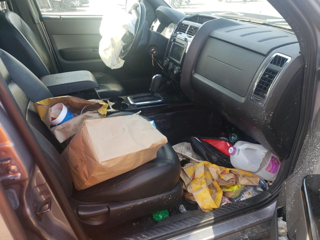 Photo 5 from auction – 2008 FORD ESCAPE LIM with VIN 1FMCU94118KE76990