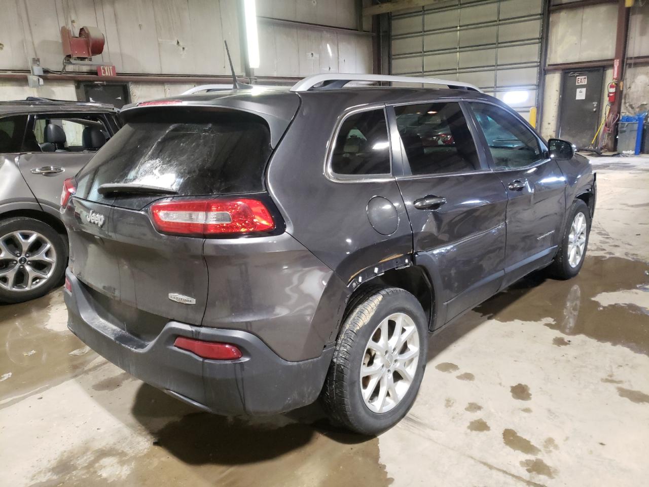 Photo 4 from auction – 2016 JEEP CHEROKEE L with VIN 1C4PJLCBXGW127971