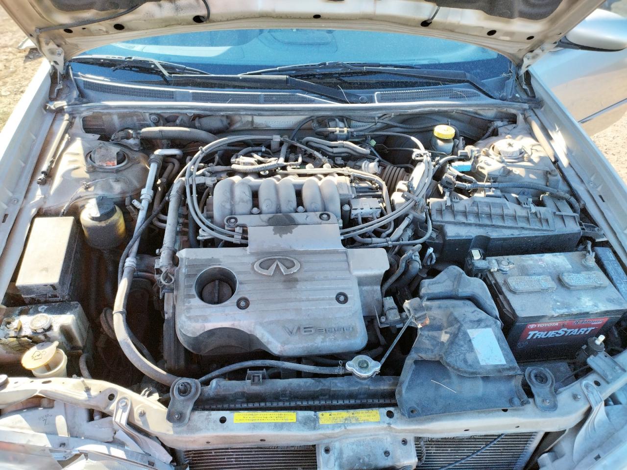 Photo 7 from auction – 2000 INFINITI I30 with VIN JNKCA31A6YT115164