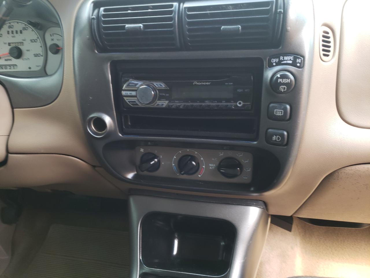 Photo 9 from auction – 2001 FORD EXPLORER S with VIN 1FMYU60E51UB03023