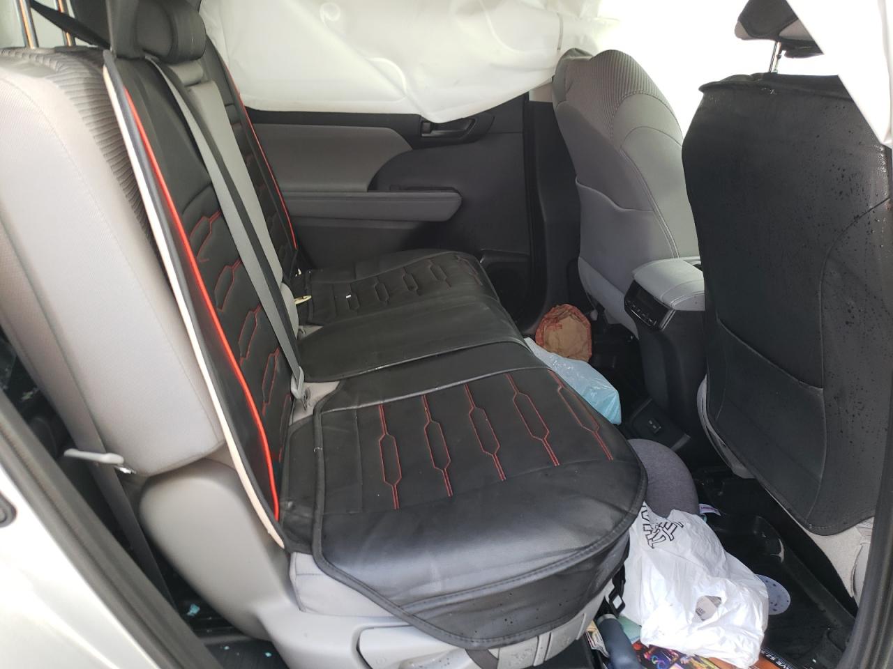 Photo 6 from auction – 2022 TOYOTA HIGHLANDER with VIN 5TDCZRAH9NS095867