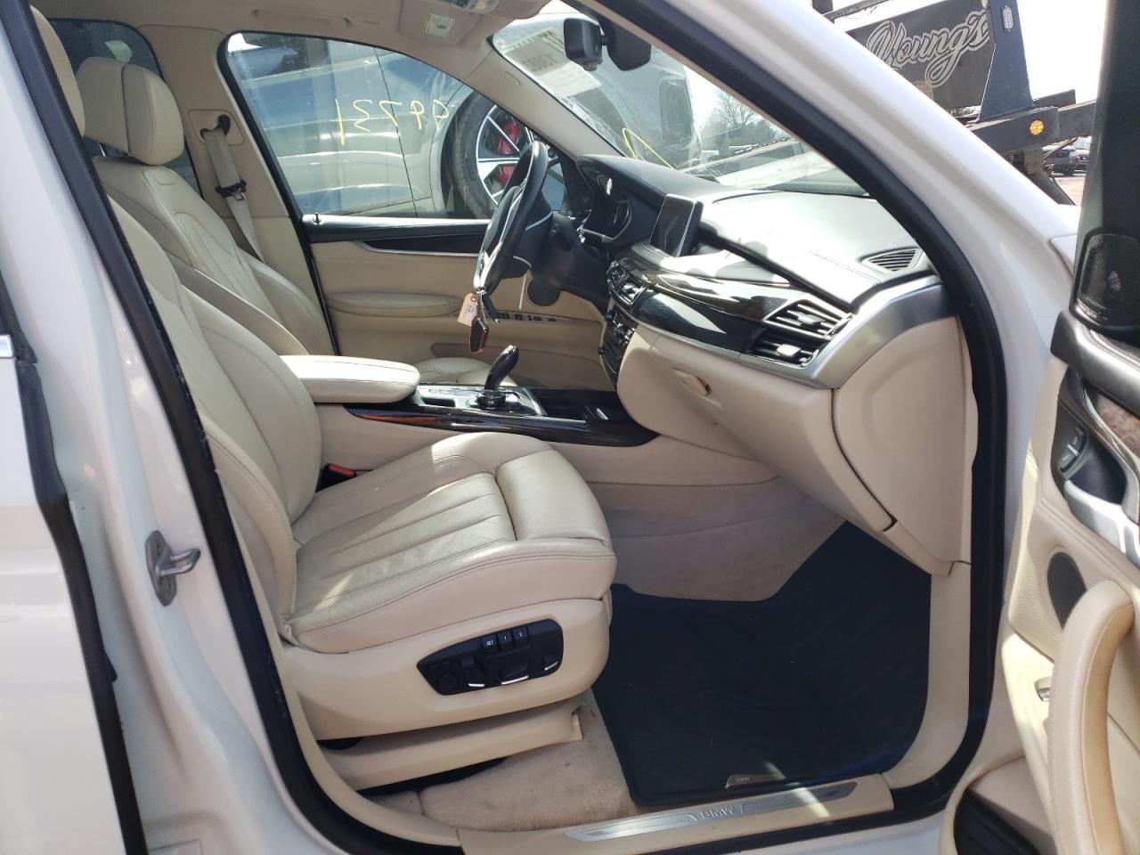 Photo 5 from auction – 2015 BMW X5 XDRIVE5 with VIN 5UXKR6C58F0J77377