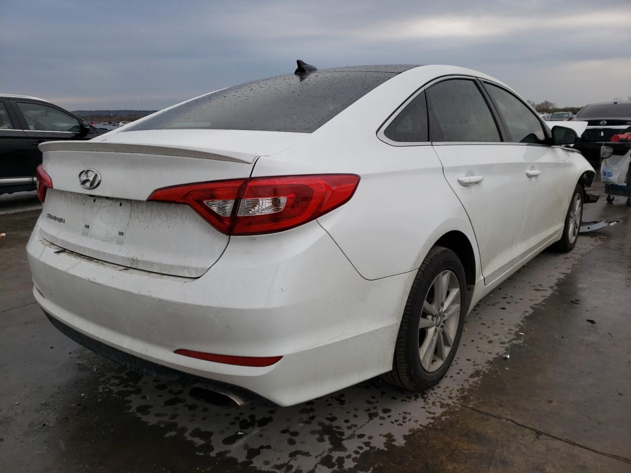 Photo 4 from auction – 2017 HYUNDAI SONATA SE with VIN 5NPE24AF0HH503097