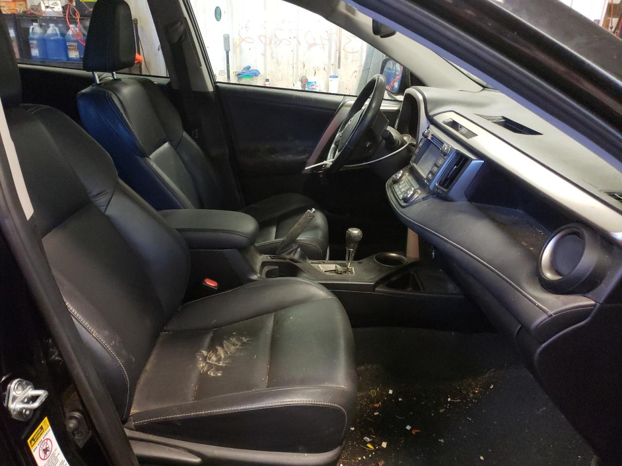 Photo 5 from auction – 2015 TOYOTA RAV4 LIMIT with VIN 2T3DFREV3FW268828