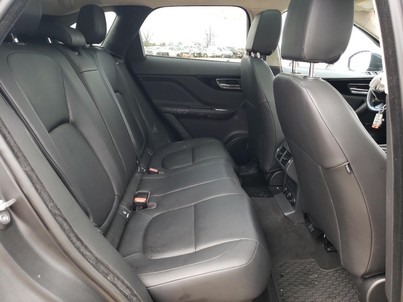 Photo 6 from auction – 2020 JAGUAR F-PACE PRE with VIN SADCJ2FX2LA630079