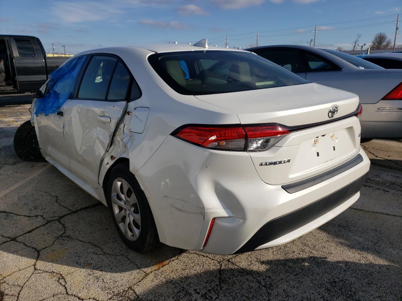 Photo 3 from auction – 2020 TOYOTA COROLLA LE with VIN JTDEPRAE9LJ020018