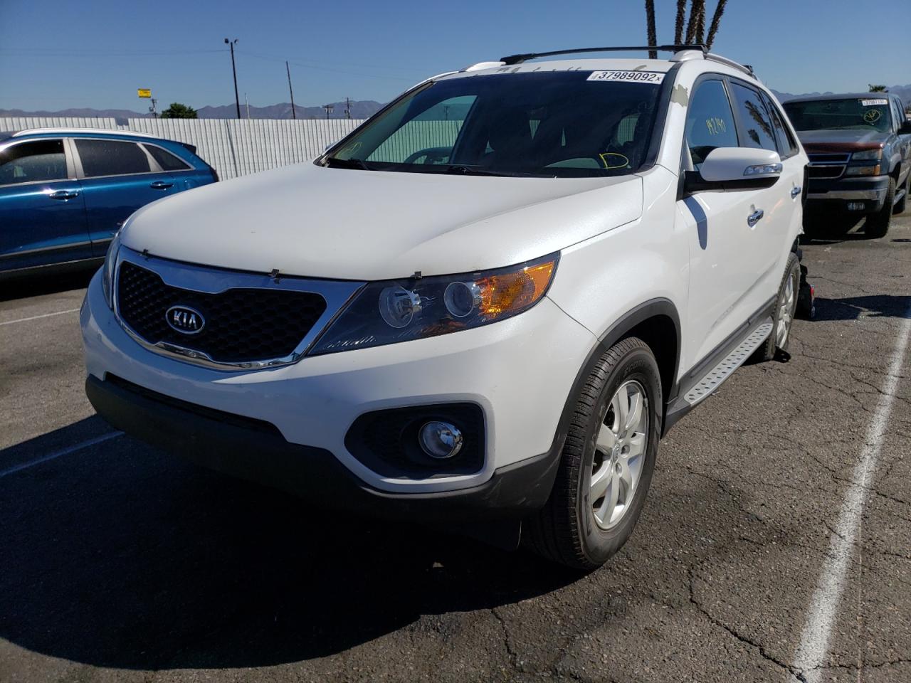 Zdjęcie 2 z aukcji – 2012 KIA SORENTO z VIN 5XYKT3A69CG303829