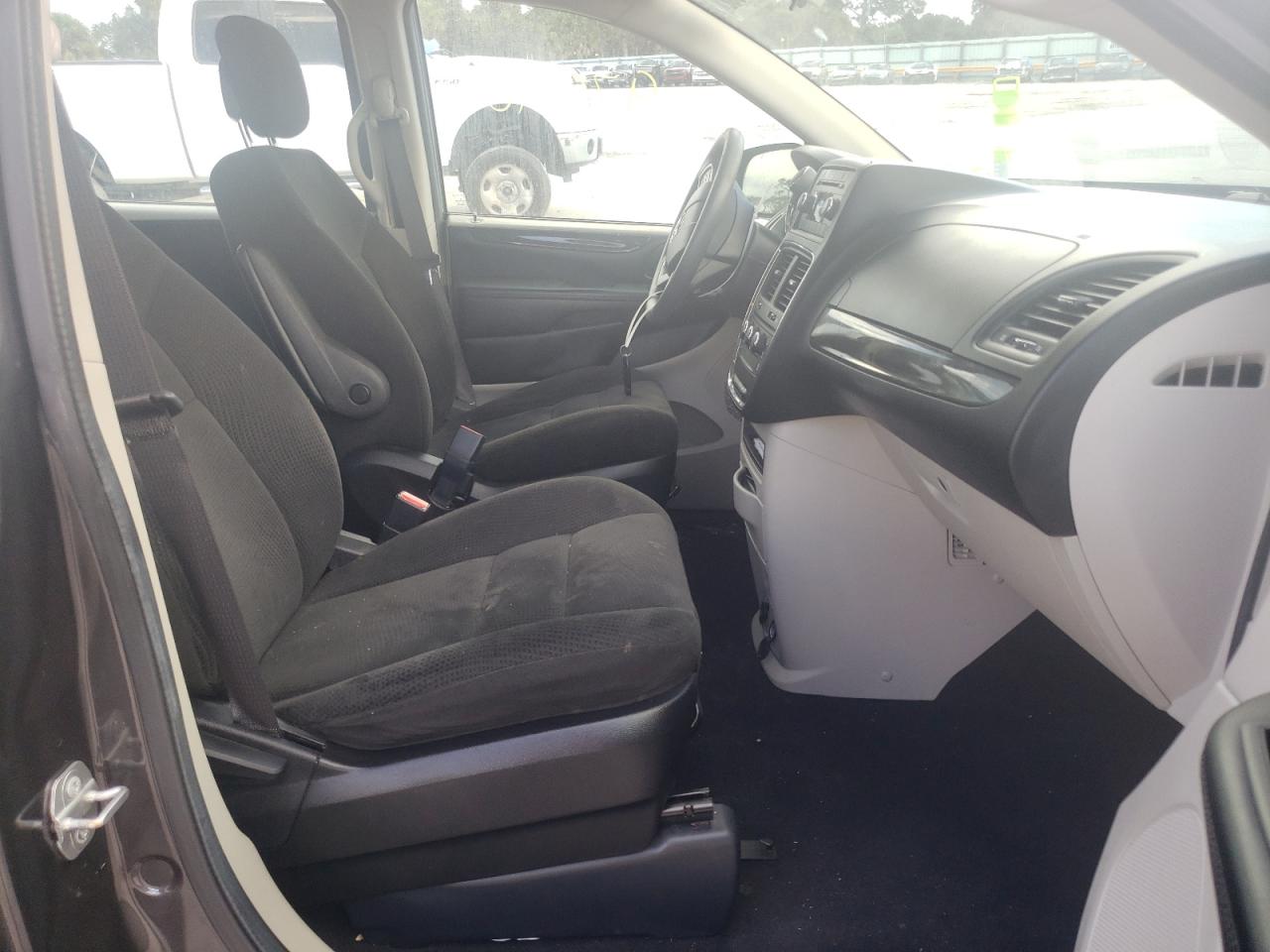Photo 5 from auction – 2016 DODGE GRAND CARA with VIN 2C4RDGBG6GR251118