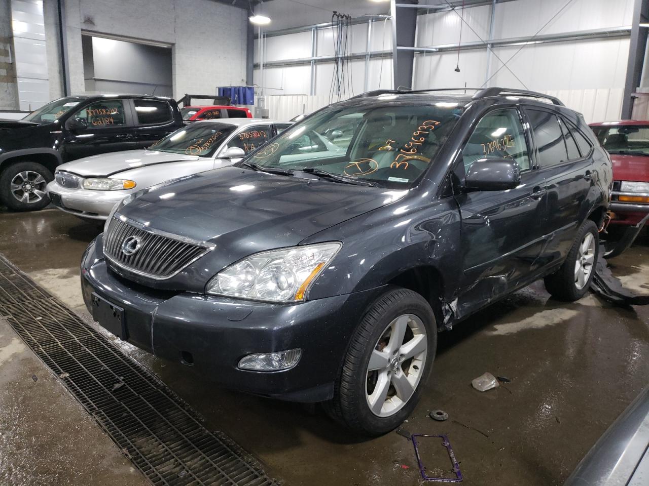 Photo 2 from auction – 2005 LEXUS RX 330 with VIN 2T2HA31U65C070467