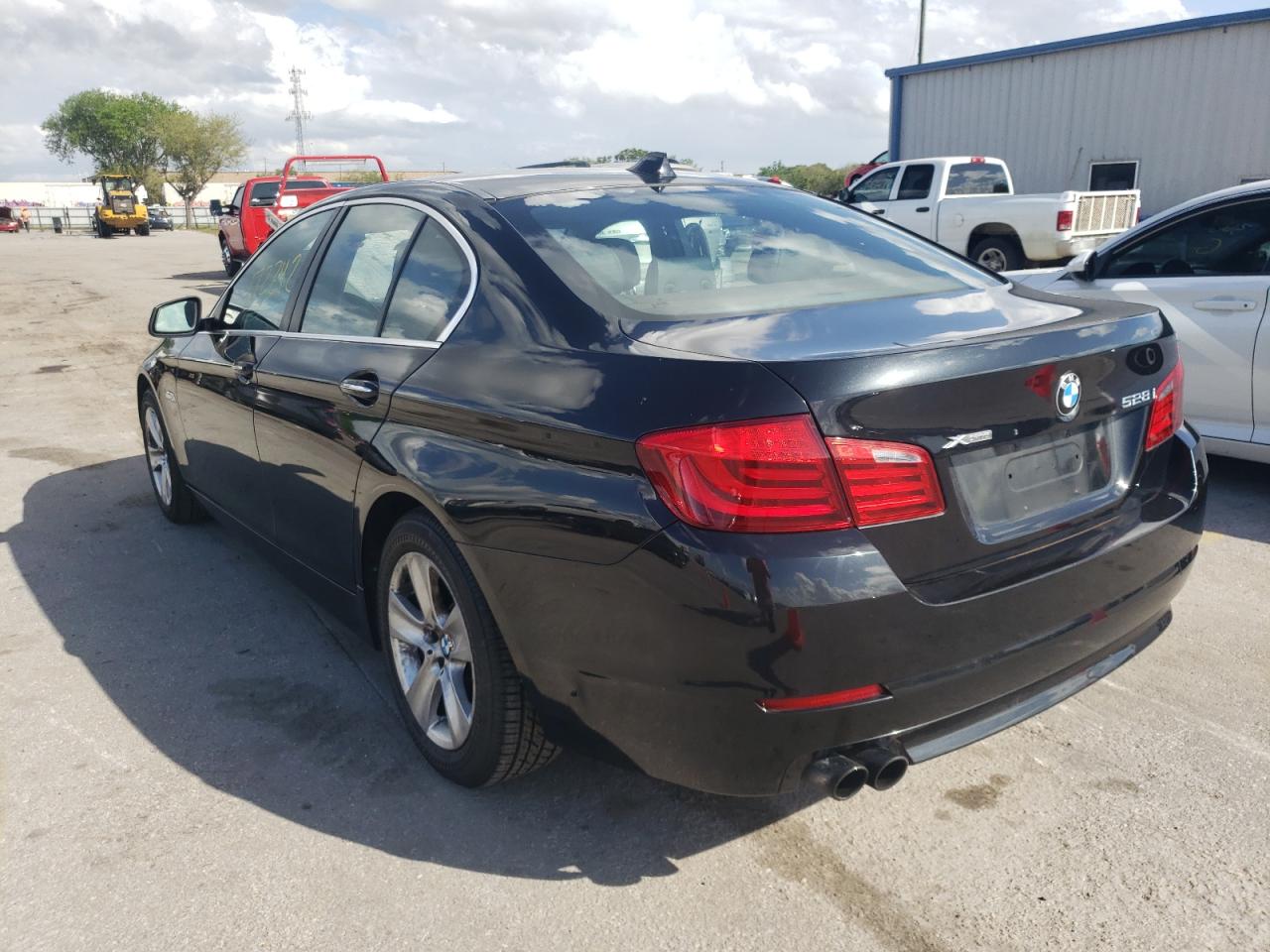 Photo 3 from auction – 2013 BMW 528 XI with VIN WBAXH5C52DDW16502