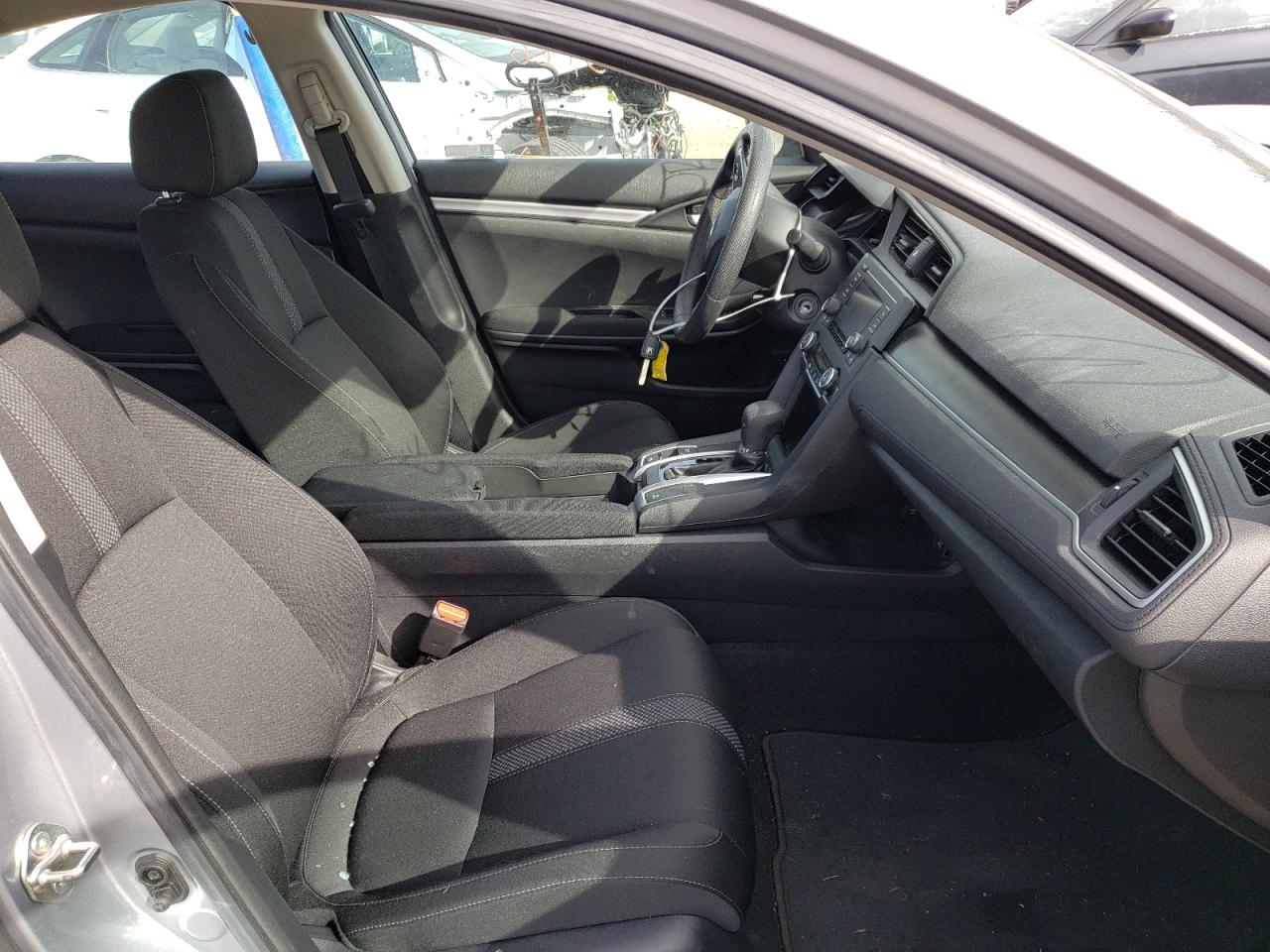 Photo 5 from auction – 2019 HONDA CIVIC LX with VIN 2HGFC2F67KH566116