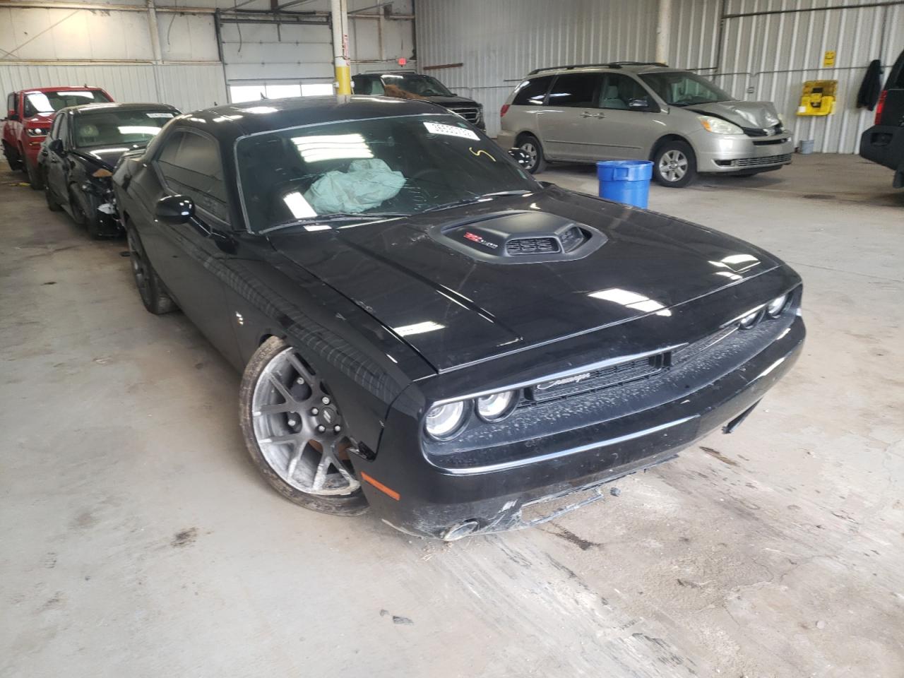 DODGE CHALLENGER 2019 with VIN 2C3CDZFJ8KH596502 - Photo from auction