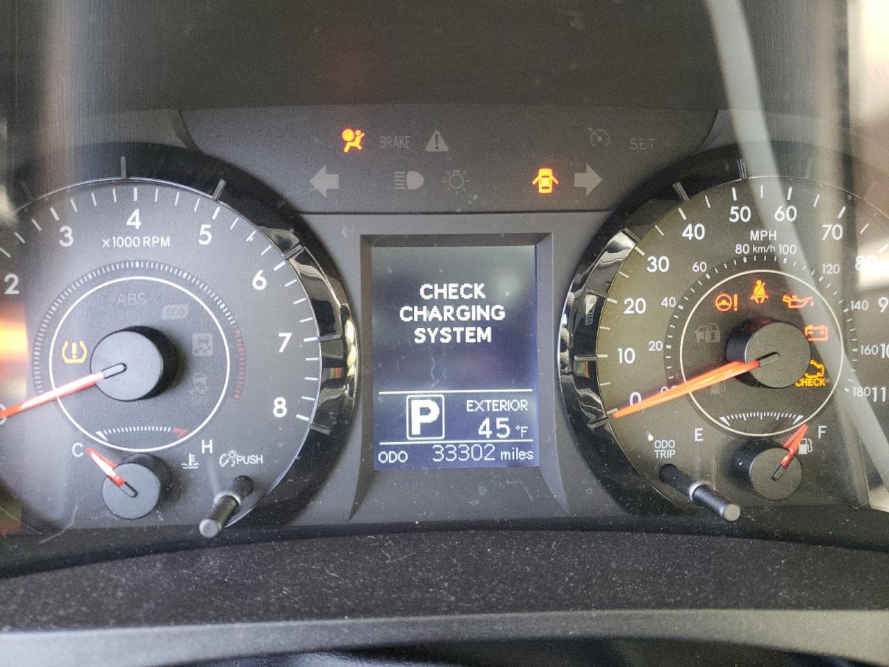 Photo 8 from auction – 2015 TOYOTA SIENNA LE with VIN 5TDKK3DC5FS643720