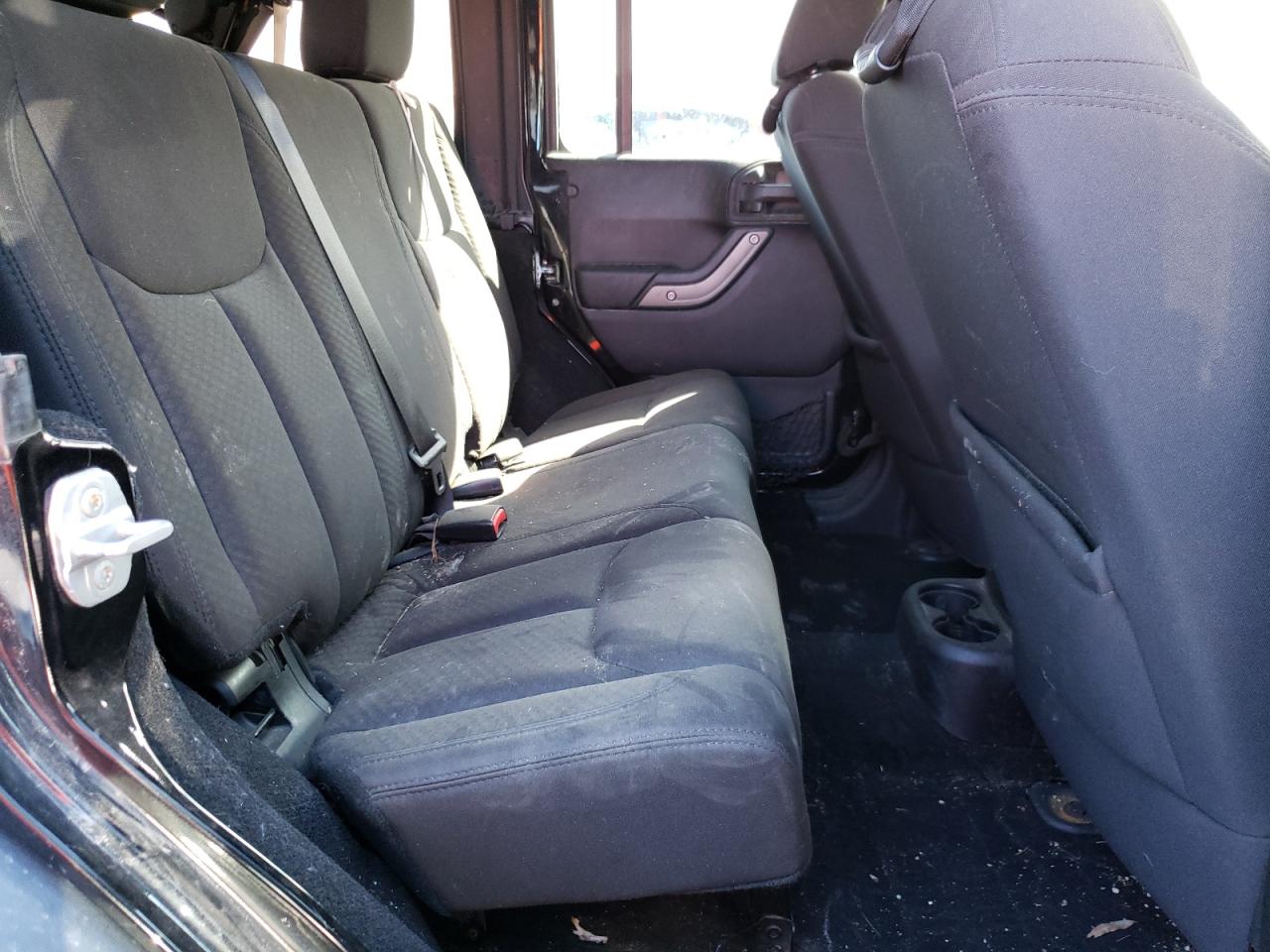 Photo 6 from auction – 2014 JEEP WRANGLER U with VIN 1C4BJWDG5EL130541
