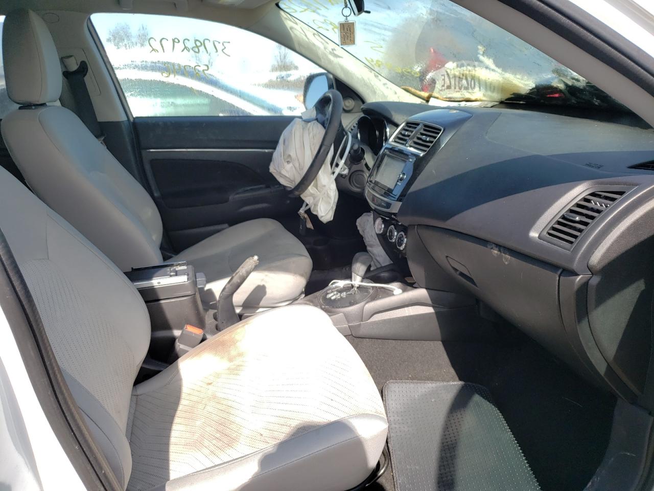 Photo 5 from auction – 2015 MITSUBISHI OUTLANDER with VIN 4A4AR4AU6FE056984