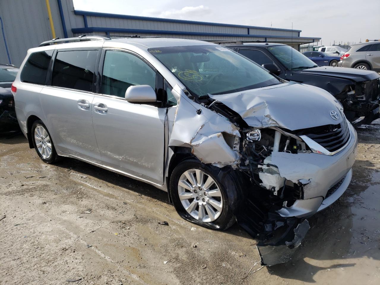 Photo 1 from auction – 2014 TOYOTA SIENNA LE with VIN 5TDJK3DCXES084322