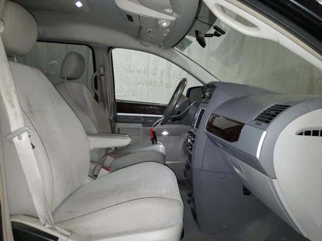 Photo 5 from auction – 2010 CHRYSLER TOWN & COU with VIN 2A4RR5D19AR270438