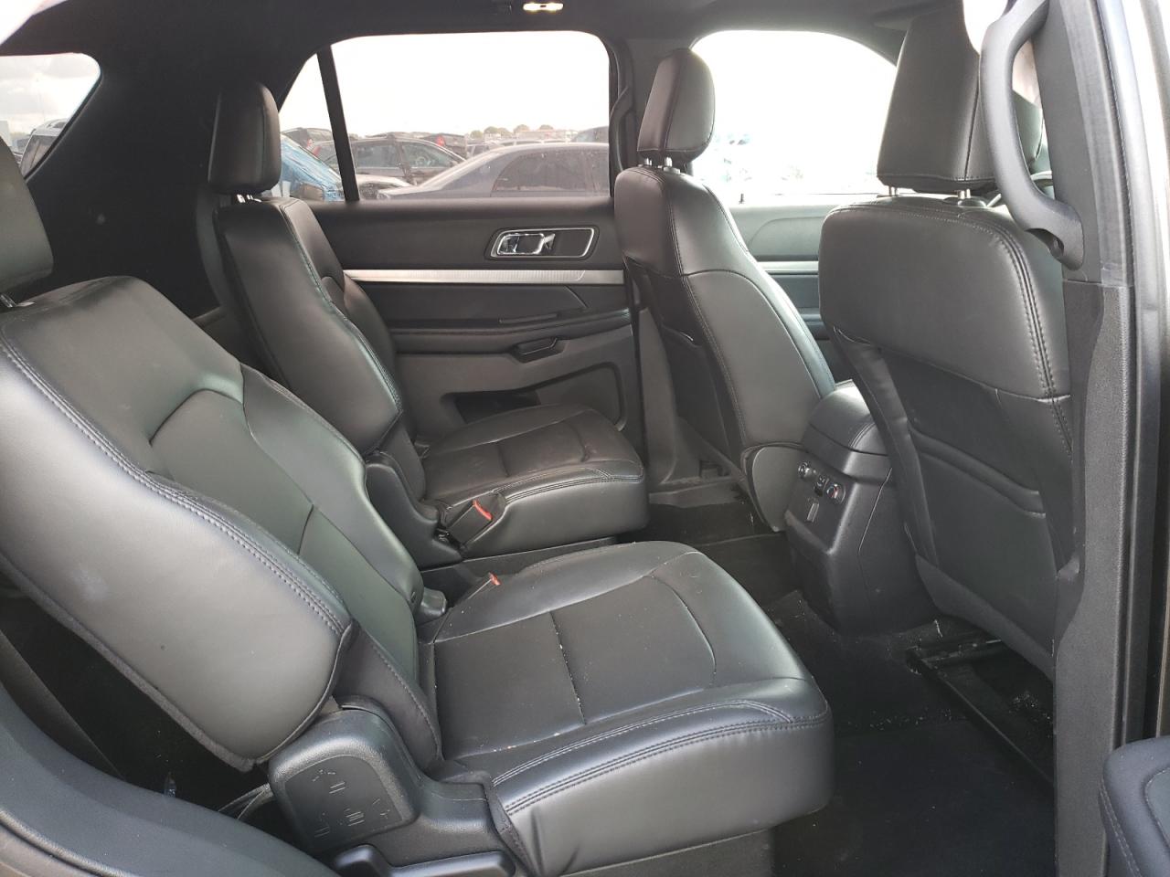 Zdjęcie 6 z aukcji – 2019 FORD EXPLORER X z VIN 1FM5K7D87KGA04402