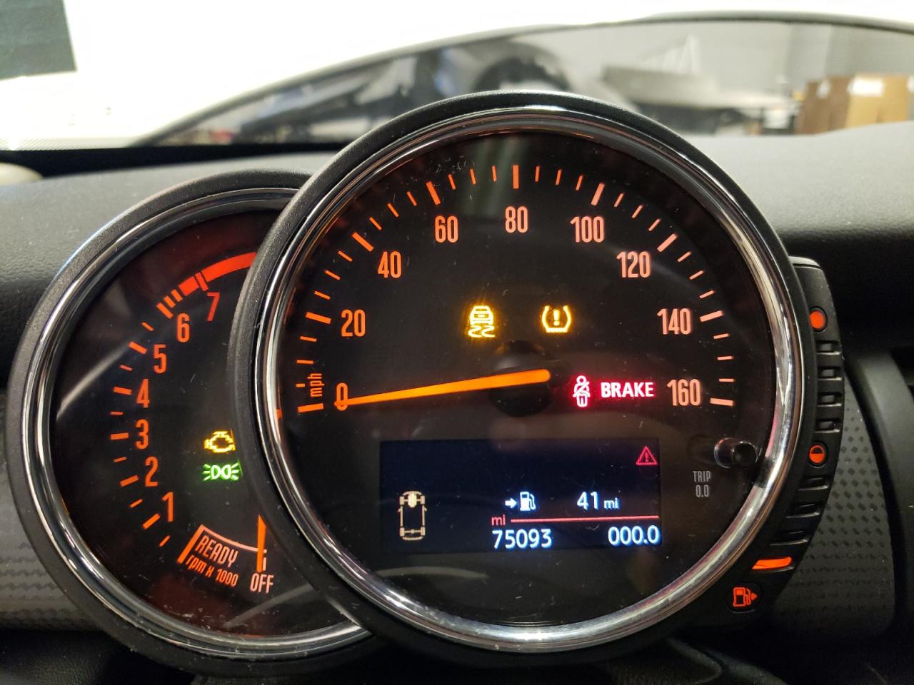 Photo 8 from auction – 2016 MINI COOPER with VIN WMWXP5C5XG3B76884