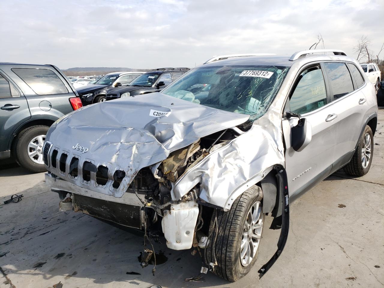 Photo 2 from auction – 2019 JEEP CHEROKEE L with VIN 1C4PJLLB6KD206591