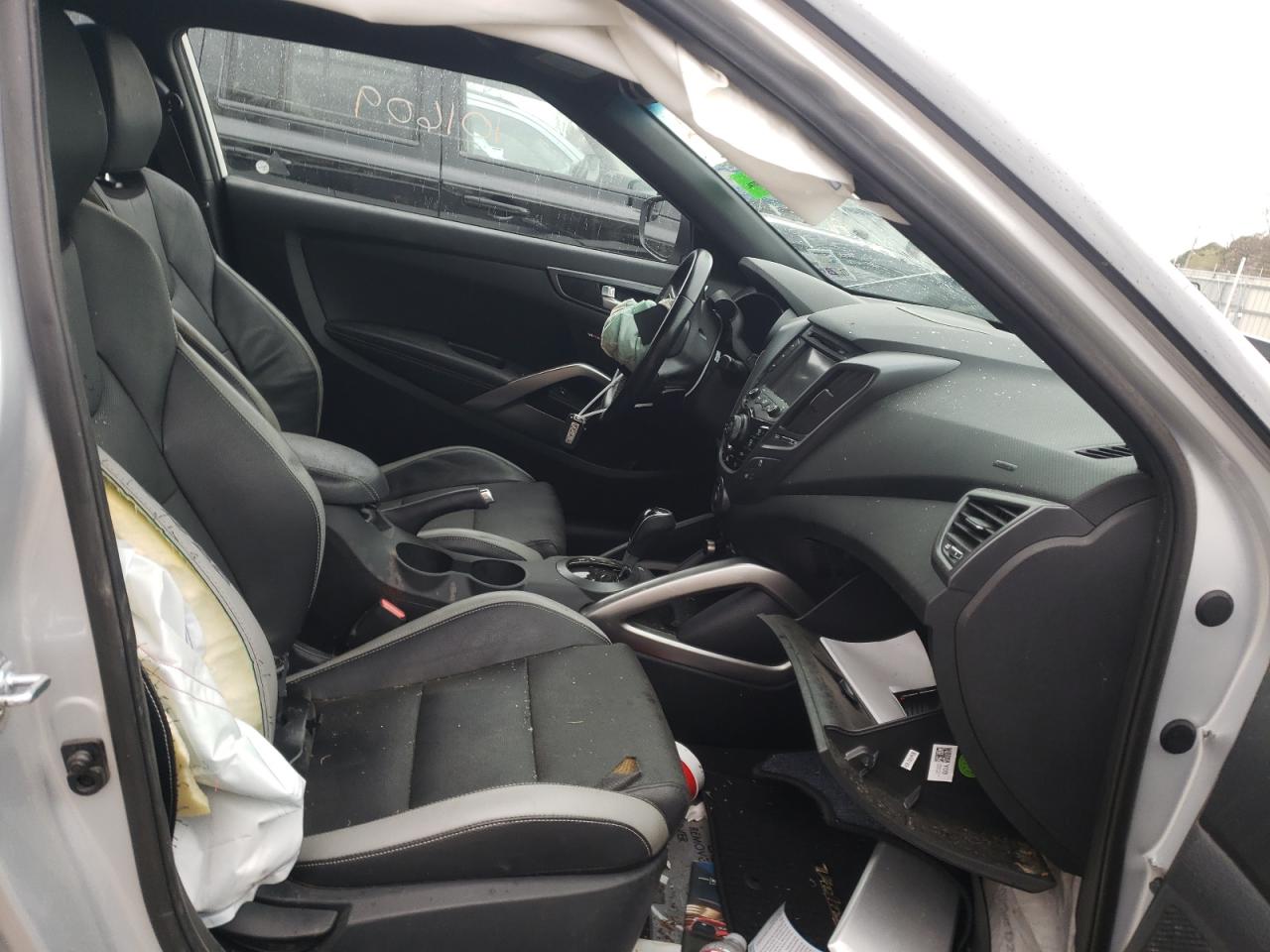 Photo 5 from auction – 2016 HYUNDAI VELOSTER T with VIN KMHTC6AE4GU296592