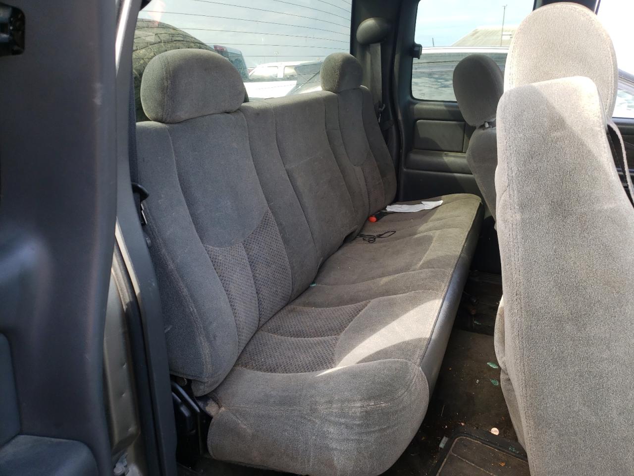 Photo 6 from auction – 2003 CHEVROLET SILVERADO with VIN 1GCEK19T53Z294918