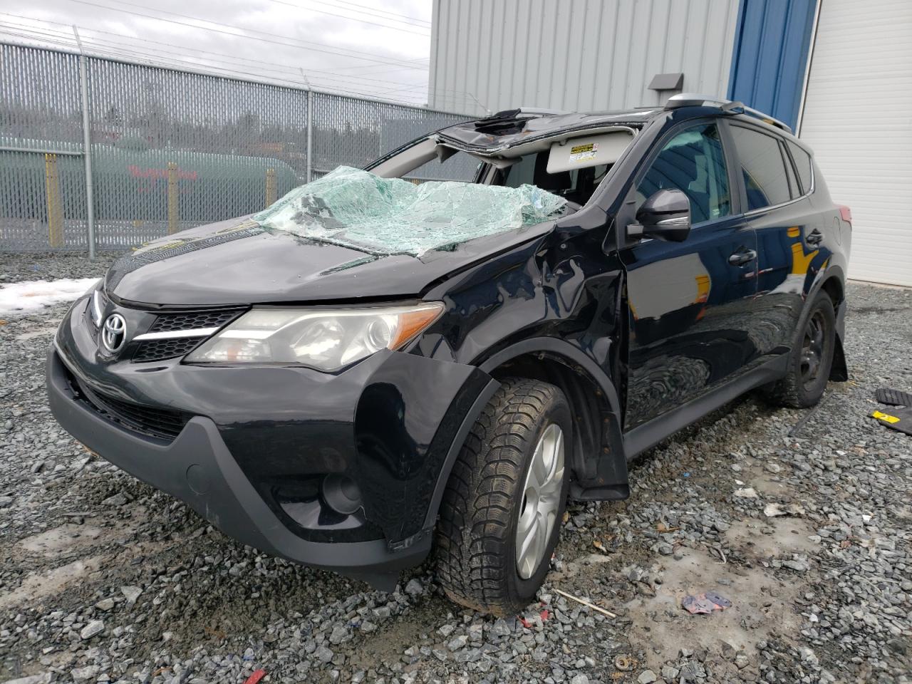 Photo 2 from auction – 2015 TOYOTA RAV4 LE with VIN 2T3BFREV1FW379143