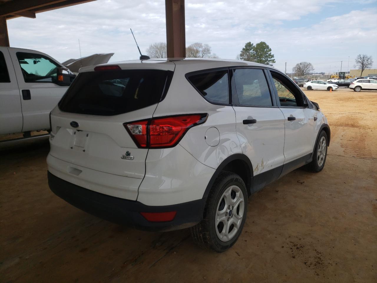 Photo 4 from auction – 2019 FORD ESCAPE S with VIN 1FMCU0F71KUA87985