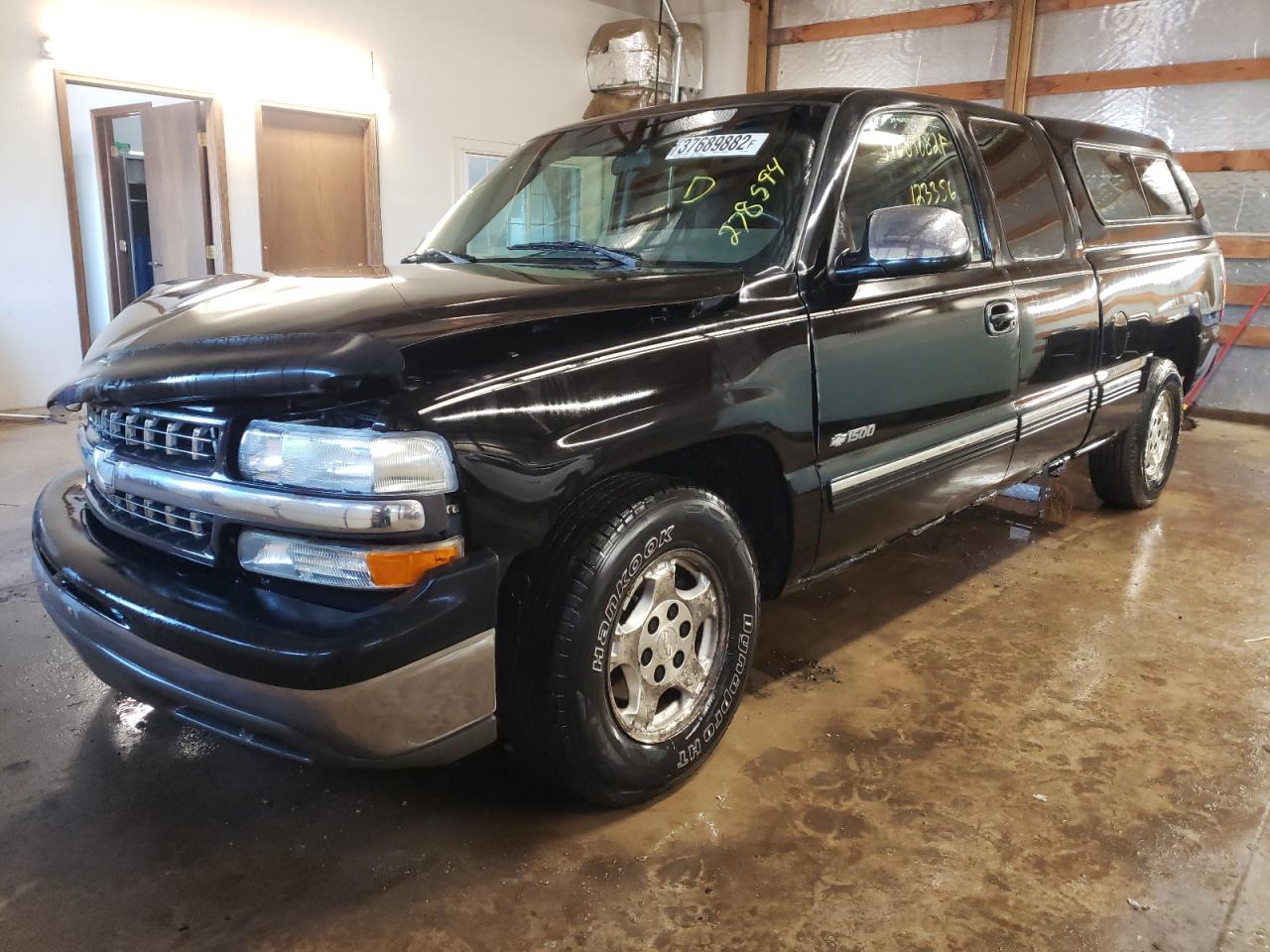 Photo 2 from auction – 2002 CHEVROLET SILVERADO with VIN 2GCEC19V521278594