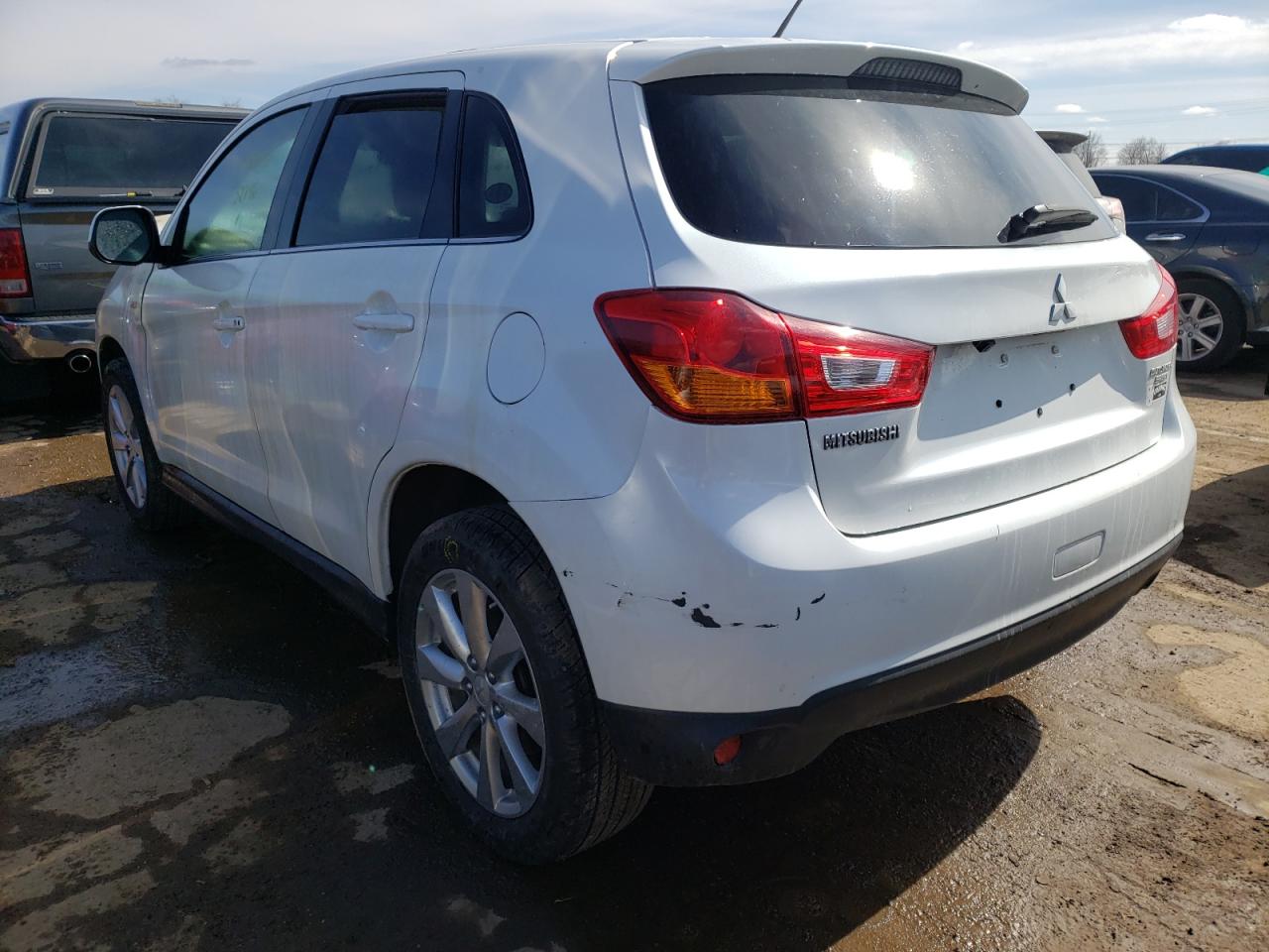 صورة رقم 3 من المزاد - 2015 MITSUBISHI OUTLANDER مع VIN 4A4AR4AU6FE056984