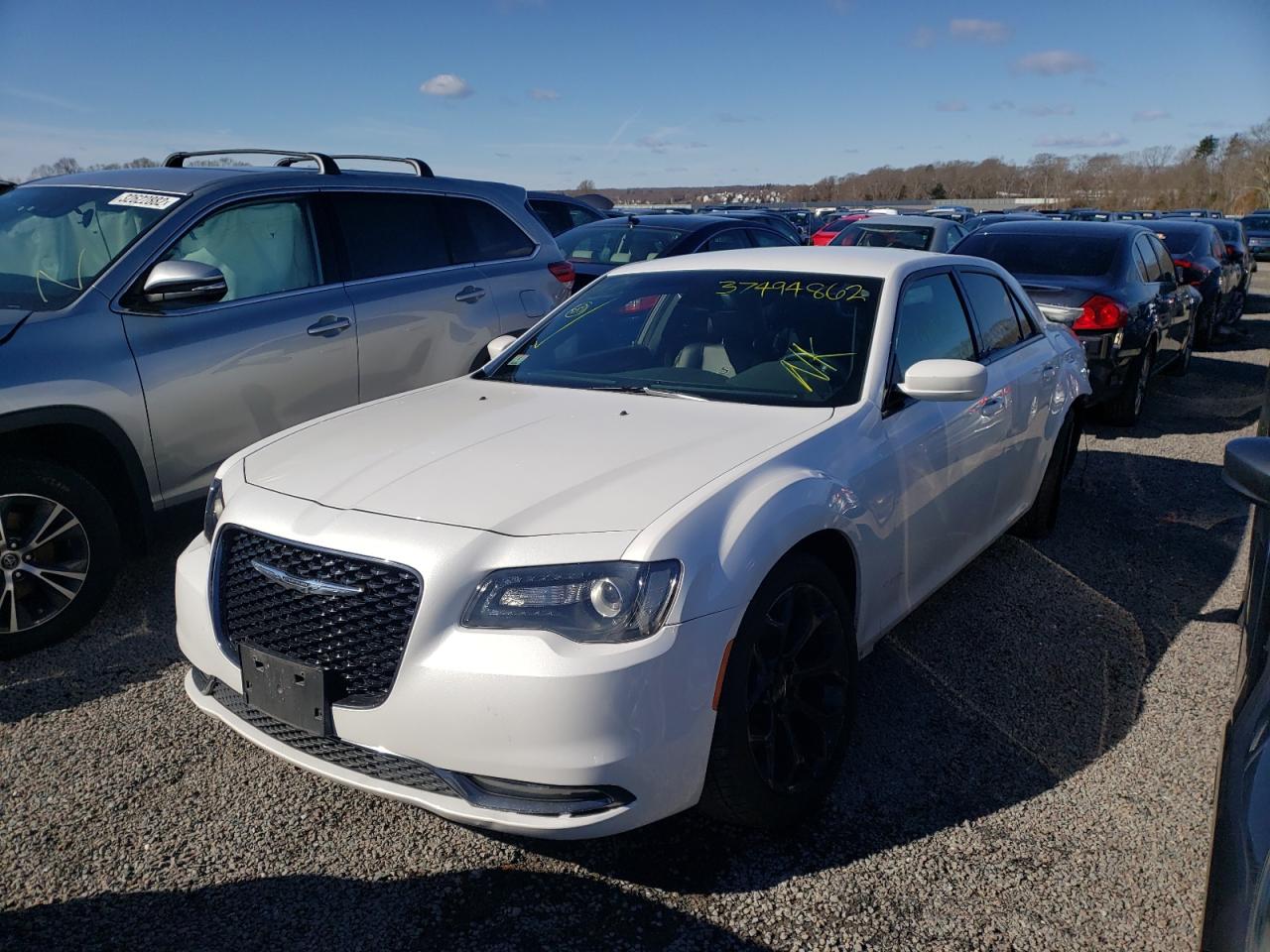Photo 2 from auction – 2016 CHRYSLER 300 S with VIN 2C3CCAGG4GH270470