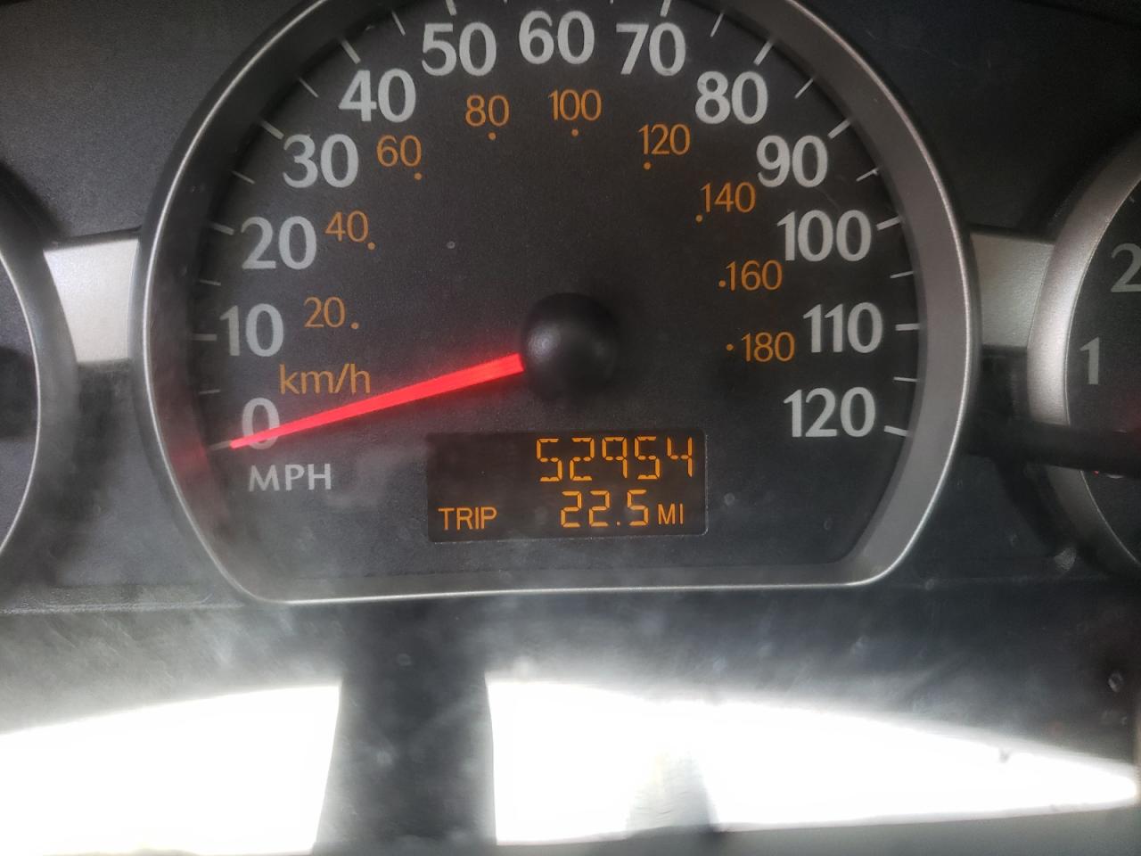 Photo 8 from auction – 2004 SATURN ION LEVEL with VIN 1G8AJ52F24Z180674
