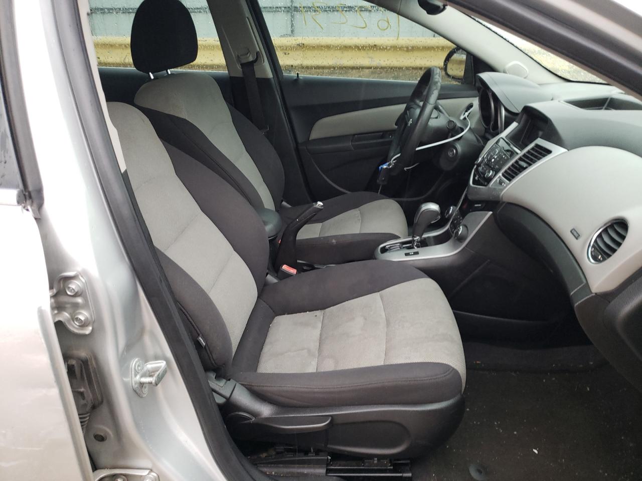 Photo 5 from auction – 2012 CHEVROLET CRUZE LS with VIN 1G1PC5SHXC7344378