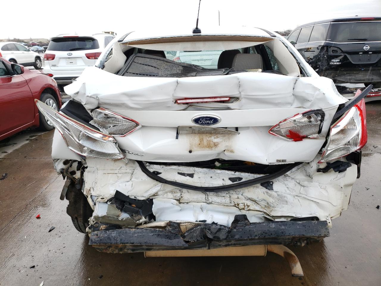 Photo 9 from auction – 2014 FORD FOCUS SE with VIN 1FADP3F28EL183876