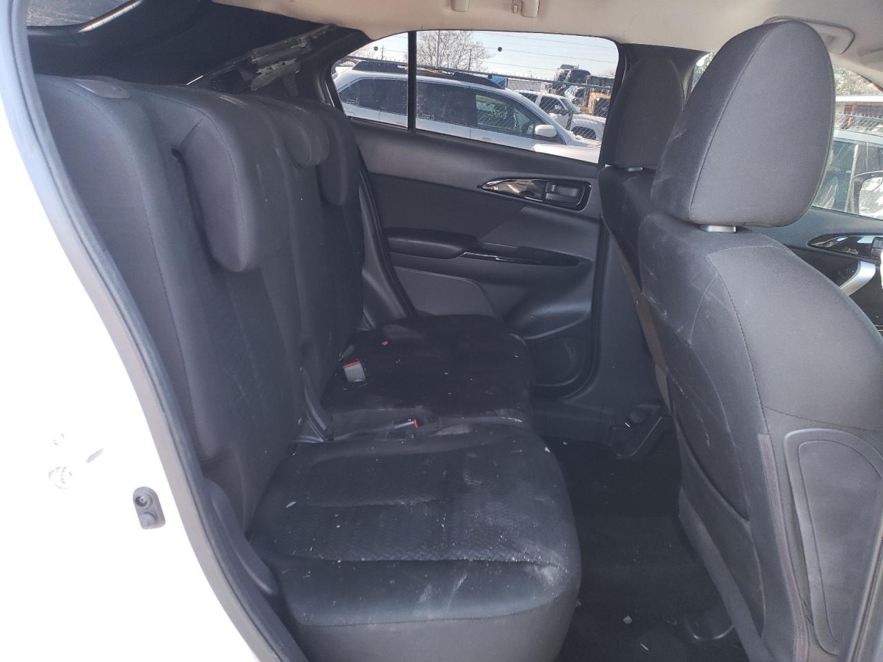 Photo 6 from auction – 2019 MITSUBISHI ECLIPSE CR with VIN JA4AT4AA8KZ000539