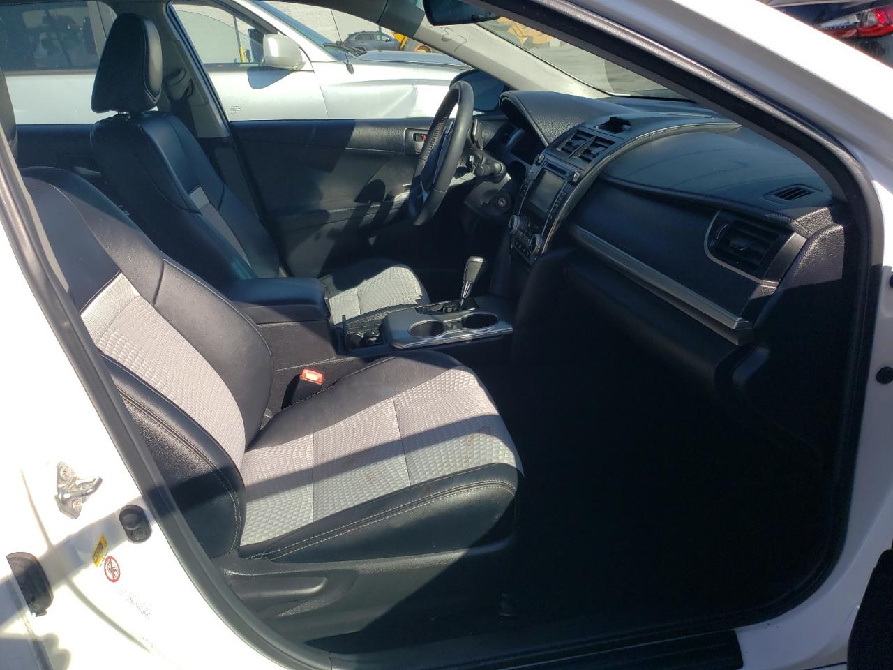 Photo 5 from auction – 2014 TOYOTA CAMRY L with VIN 4T1BF1FKXEU802489