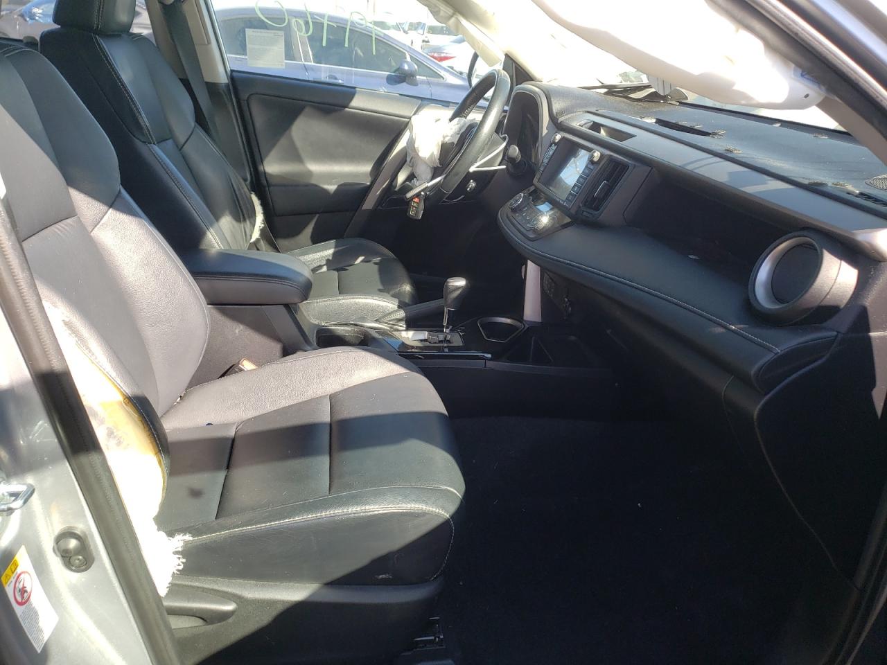 Photo 5 from auction – 2016 TOYOTA RAV4 LIMIT with VIN 2T3YFREV0GW240312