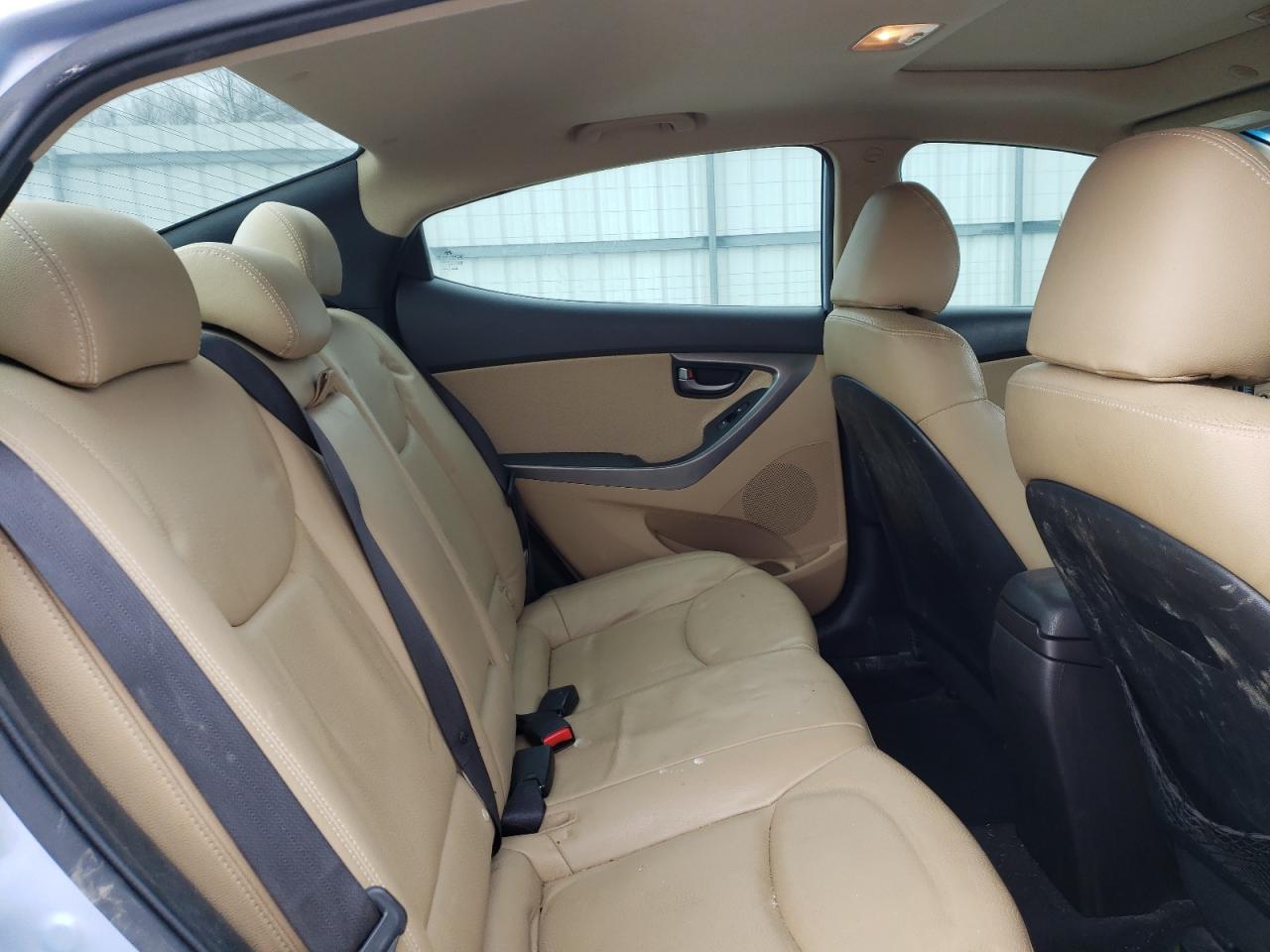Photo 6 from auction – 2012 HYUNDAI ELANTRA GL with VIN KMHDH4AE4CU444793