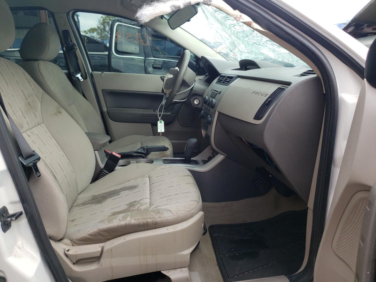 Photo 5 from auction – 2010 FORD FOCUS SE with VIN 1FAHP3FN9AW261117