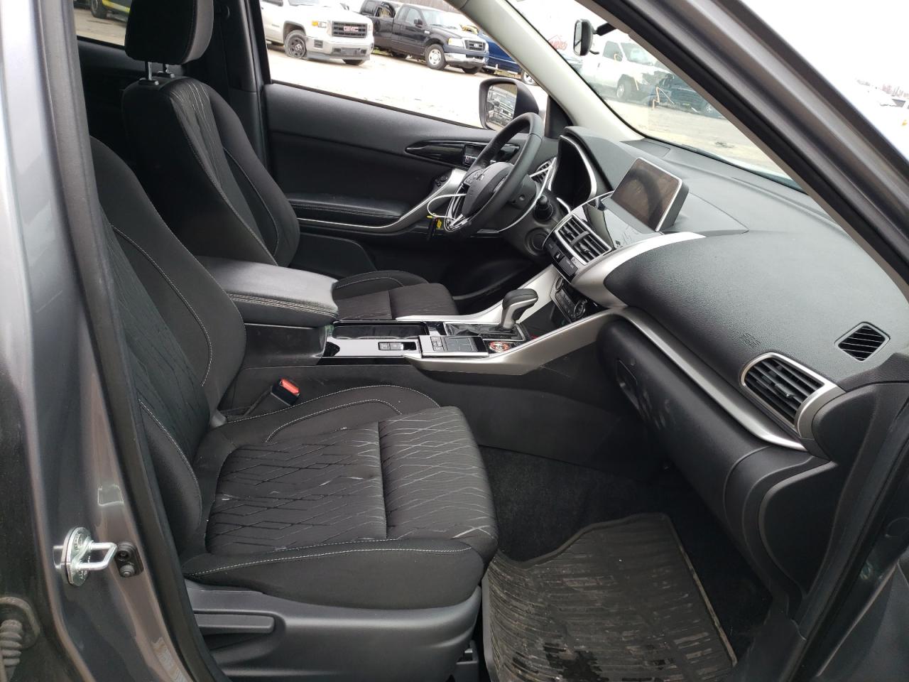 Photo 5 from auction – 2018 MITSUBISHI ECLIPSE CR with VIN JA4AT5AA5JZ038220